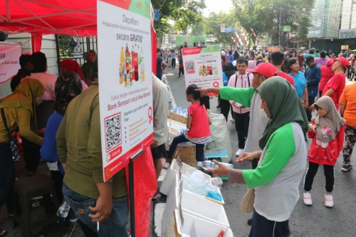 Sebagai Upaya Mengurangi Sampah Di Kota Medan, Dinas Lingkungan Hidup Kota Medan Membuka Stand Bank Sampah diajang Car Free Day