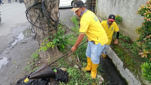 Upaya Dalam Penanganan Banjir, Dinas PU Lakukan Normalisasi drainase di Jalan Merak Medan Sunggal