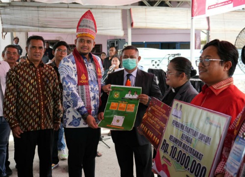 Lakukan Safari Natal Ke Gereja HKI Belawan, Wali Kota Medan Serahkan Sejumlah Bantuan