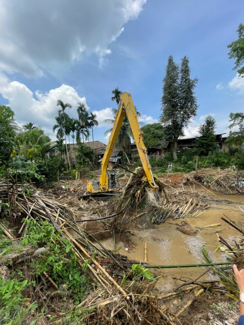 Kecamatan Medan Tuntungan dan BWSS II Kolaborasi Bersihkan Sungai Bekala Dari Longsoran Rumpun Bambu