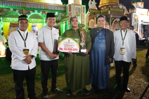 Murojaah 3 Juz Setiap Hari Bersama Orangtua Menjadi Kunci Sukses Muhammad Rizqi Mubarok Menjadi Juara 1 Hafidz 30 Juz