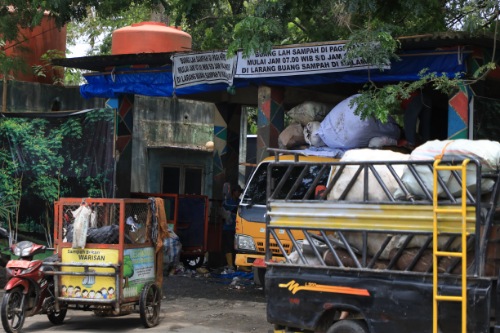 Penjual Dan Pelanggan Warung Kopi Di Sekitar TPS Teladan Tidak Keberatan Adanya TPS, Akui Juga Aroma Sampah Tidak Tercium