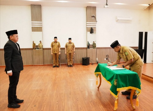 Wali Kota Medan Lantik Kepala Dinas Perpustakaan dan Kearsipan