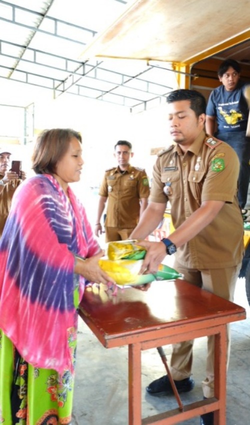 Warga Medan Kota Antusias Sambut  Pasar Murah Keliling