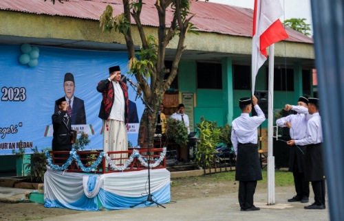 Diikuti Ratusan Santri, Bobby Nasution Jadi Pembina Upacara Peringatan Hari Santri Nasional