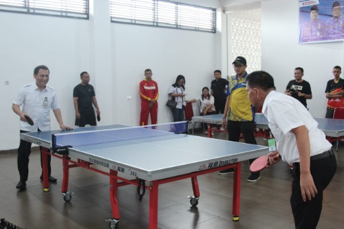 Semangat dan Kebersamaan Warnai Turnamen Tenis Meja HUT ke-52 Korpri Medan