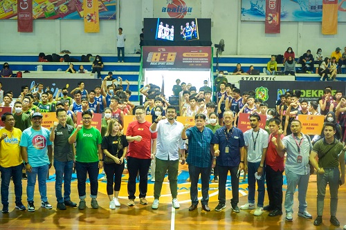 Sebanyak 12 tim Ikuti Turnamen Bola Basket Antar SMA Bertajuk Holic Sport Series 2022 Memperebutkan Piala Wali Kota Medan di Lapangan Basket Analisa Lanud Soewondo Medan, Minggu (25/9).