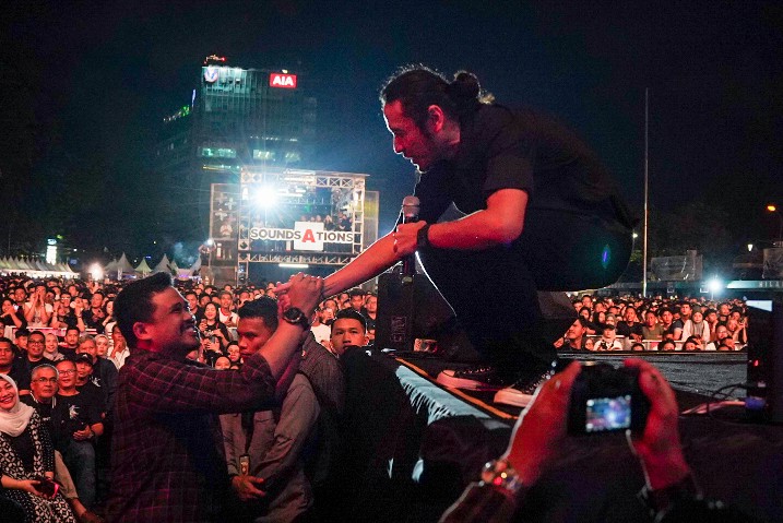 Wali Kota Medan, Bobby Nasution Hadir Dalam Pesta Rakyat Spektakuler Yang Digelar di Lapangan Benteng, Jalan Pengadilan Medan, Jum'at (10/11/2023) Malam