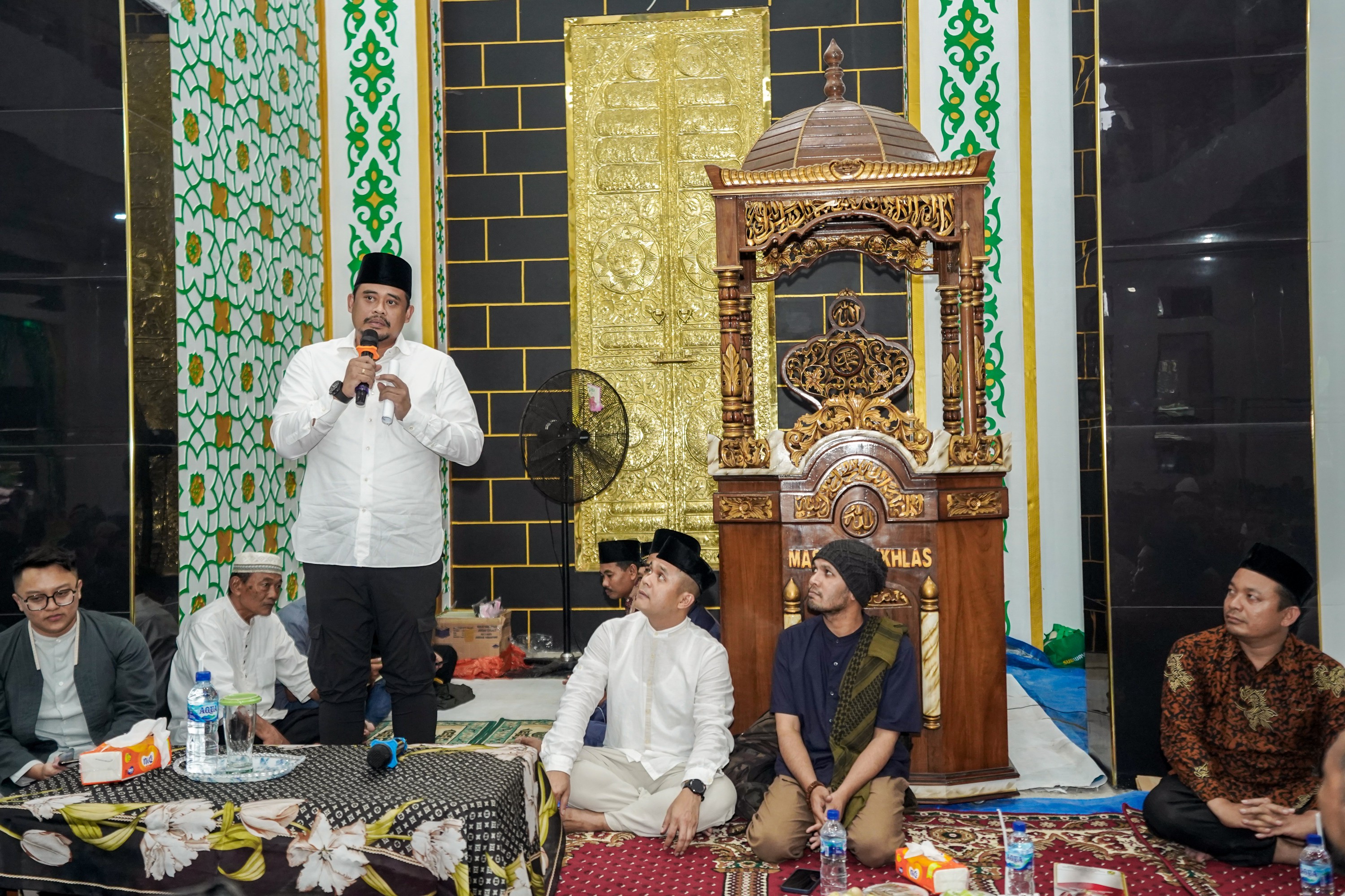 Wali Kota Medan, Bobby Nasution Menghadiri Tabligh Akbar di Masjid Al-Ikhlas, Jalan Padang Golf, Kecamatan Pancur Batu, Deli Serdang, Minggu (5/2) Sore