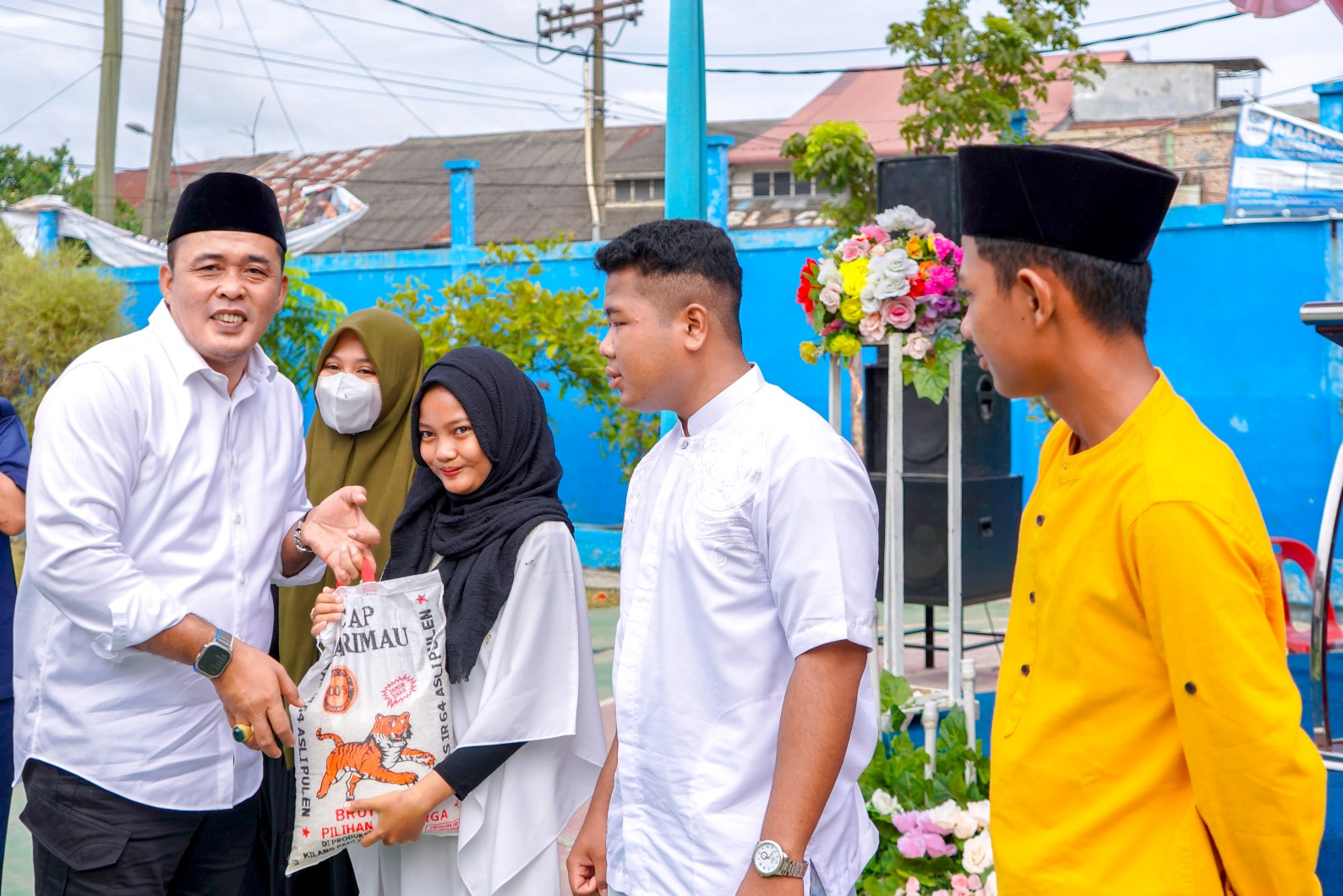 Wakil Wali Kota Medan, H. Aulia Rachman Menghadiri Peringatan Maulid Nabi Besar Muhammad SAW di SMA Hang Tuah Belawan Jalan Kapten Raden Sulian Belawan, Rabu (2/11)