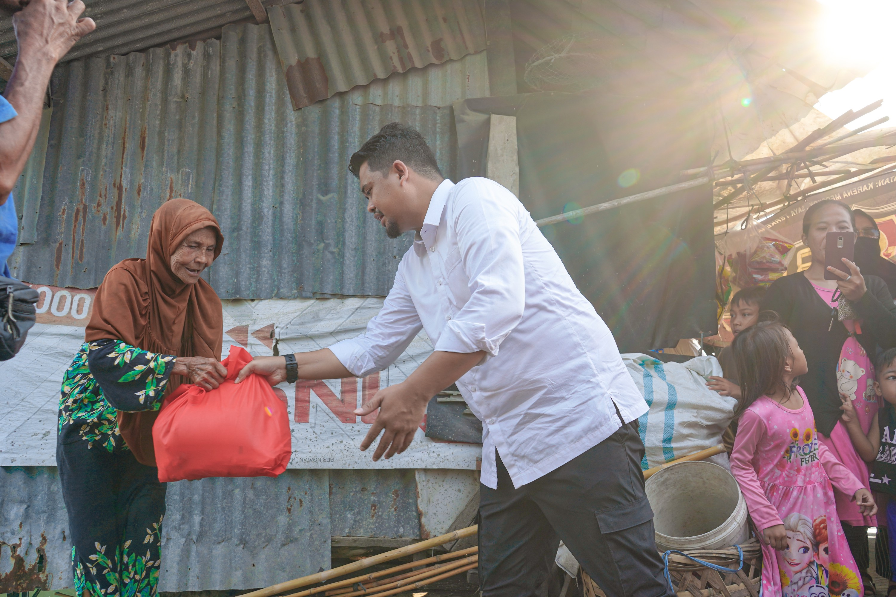 Wali Kota Medan, Bobby Nasution Meninjau Ke lokasi Islamic Center di Kelurahan Tangkahan, Kecamatan Medan Labuhan, Rabu (23/11)