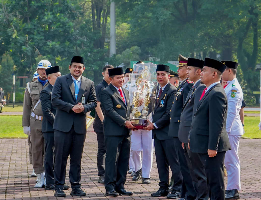 Medan Johor Dinobatkan sebagai Kecamatan Terbaik I Tingkat Provinsi Sumut 2023, Bobby Nasution: Terus Berinovasi dan Tingkatkan Kualitas Pelayanan