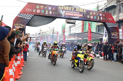 Street Race Kolaborasi Medan Berkah di Jalan Nibung Raya Medan, Minggu (14/8) Kolaborasi Pemko Medan Dengan Polrestabes Medan dan Kodim 0201 Medan