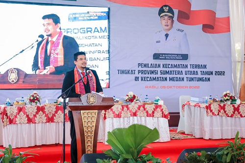 Bobby Nasution Hadiri Penilaian Kecamatan Terbaik Tingkat Provinsi Sumut Tahun 2022 di Jambur Tamsaka, Jalan Jamin Ginting Kecamatan Medan Tuntungan, Rabu (5/10).