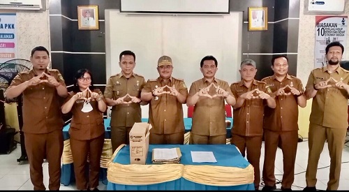 Dinas Perpustakaan dan Kearsipan Kota Medan Menyerahkan Alihmedia Arsip Kecamatan Medan Denai, Selasa (18/10).