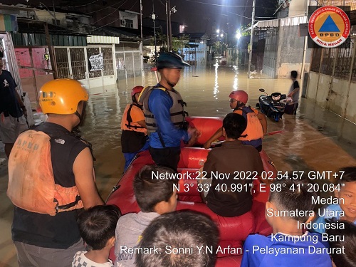 Dini Hari Lakukan Evakuasi, Pemko Medan Siaga Bantu Warga Hadapi Luapan Sungai Deli