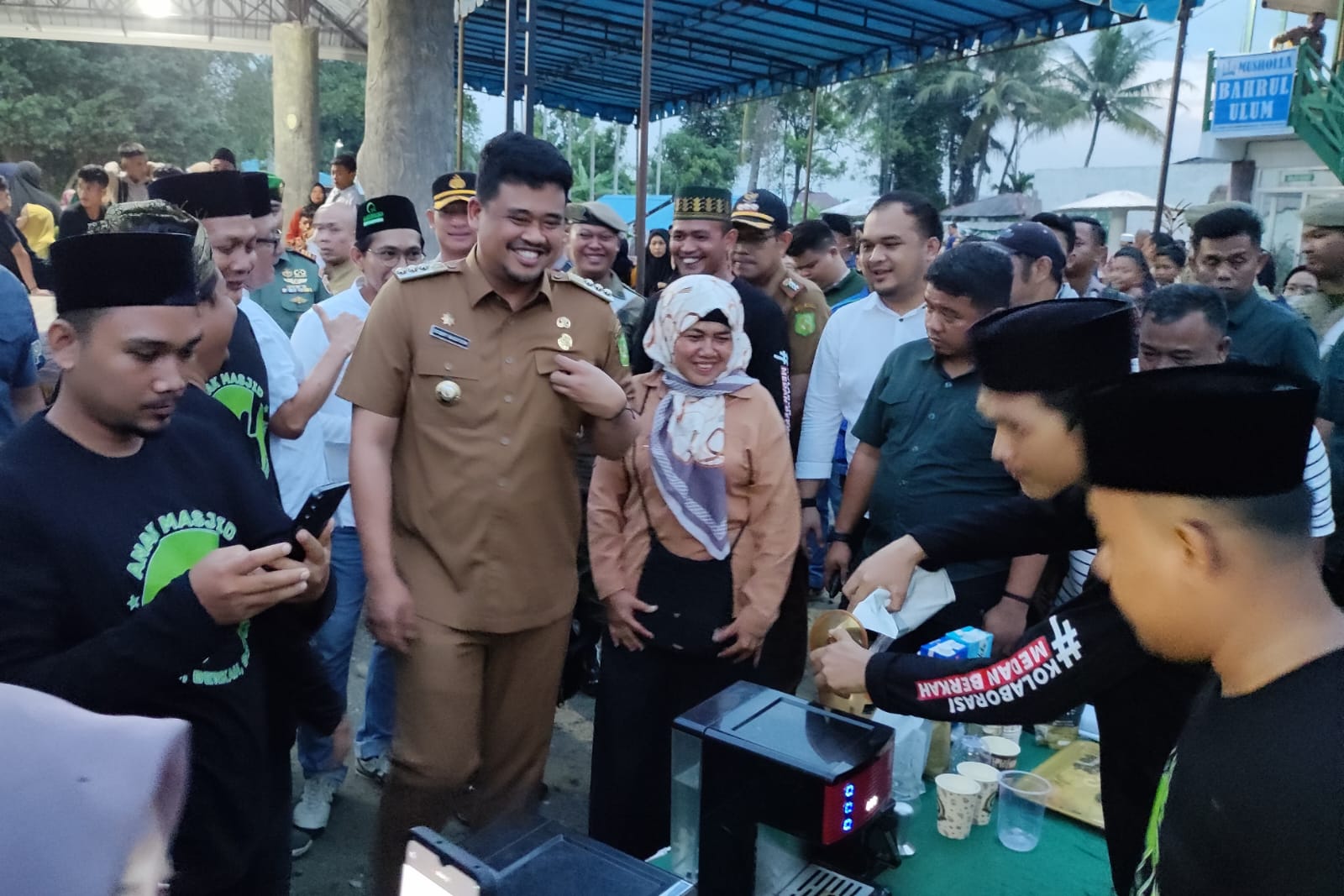 Bobby Nasution Silaturahmi dengan Warga Kecamatan Medan Marelan di Taman Edukasi Kreatif Andansari, Jalan Durung I, Kecamatan Medan Marelan, Senin (31/7).