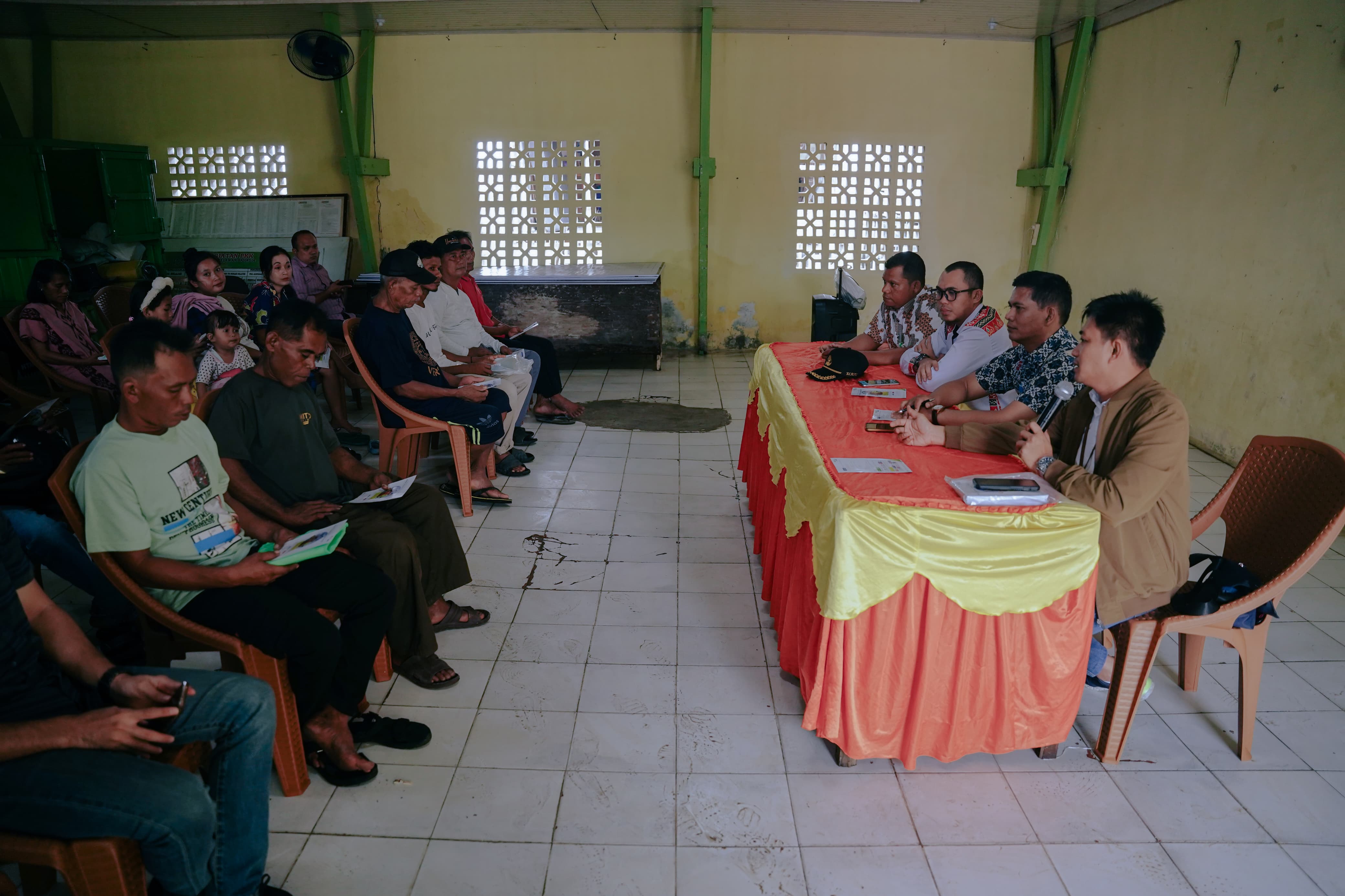 Jaminan Keselamatan Kerja, Pemko Medan Bagikan 376 Kartu BPJS Ketenagakerjaan Untuk Nelayan