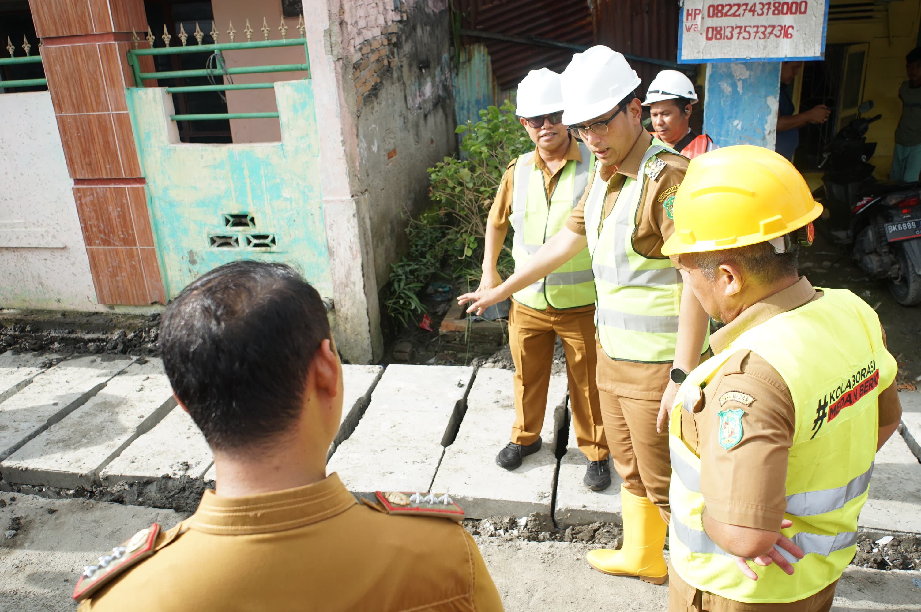 Tinjau Pekerjaan Peningkatan Drainase di Belawan, Rico Waas Pastikan Pekerjaan Berjalan Dengan Baik
