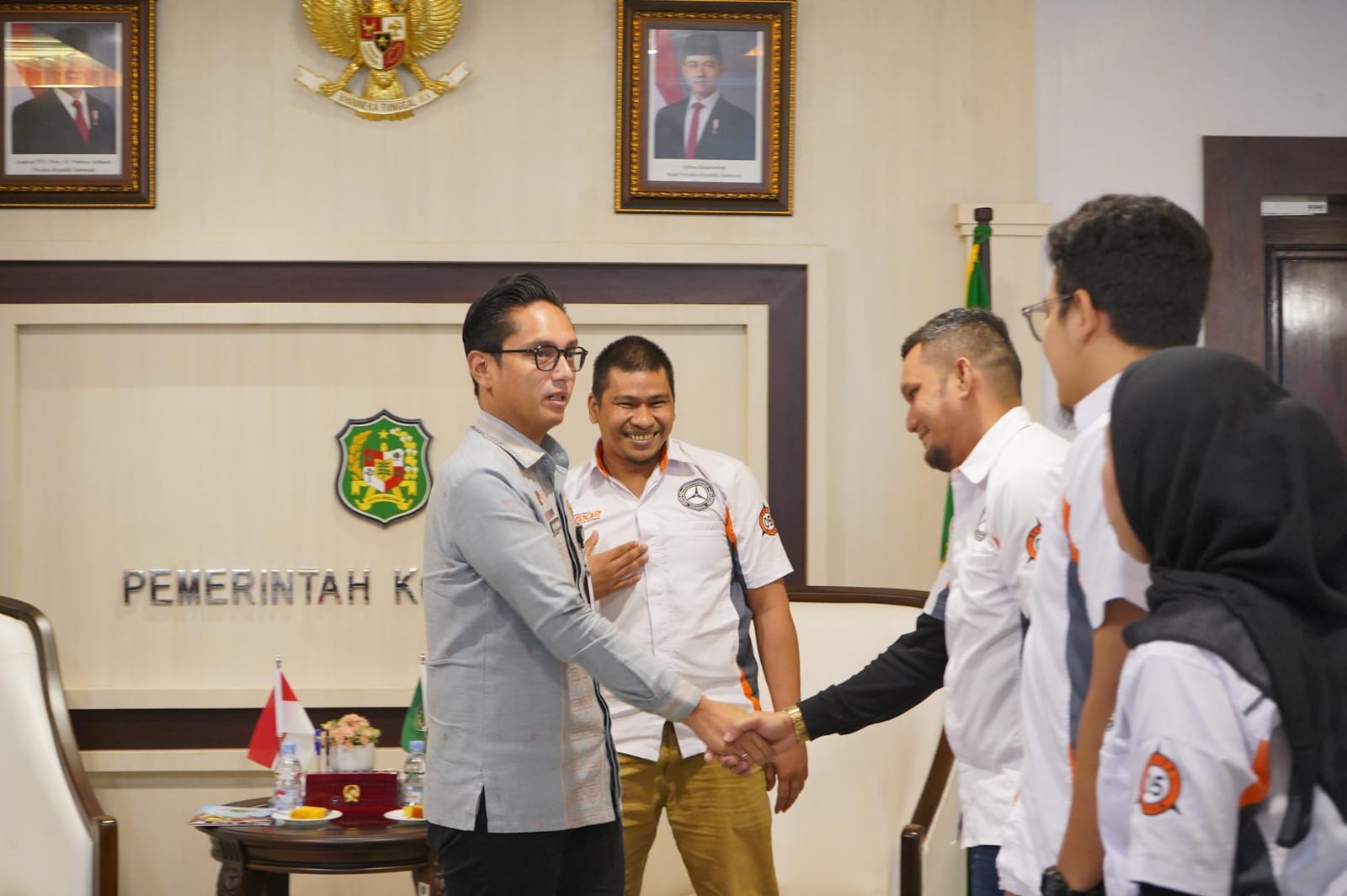 Rico Waas Sambut Perayaan Anniversary ke-13 Mercedes Benz W202 yang Libatkan UMKM dan  Komunitas Pelukis