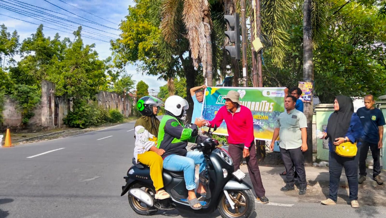 Melalui Kecamatan dan Kelurahan, Pemko Medan Bagikan Puluhan Ribu Sarapan kepada Pengemudi Ojol