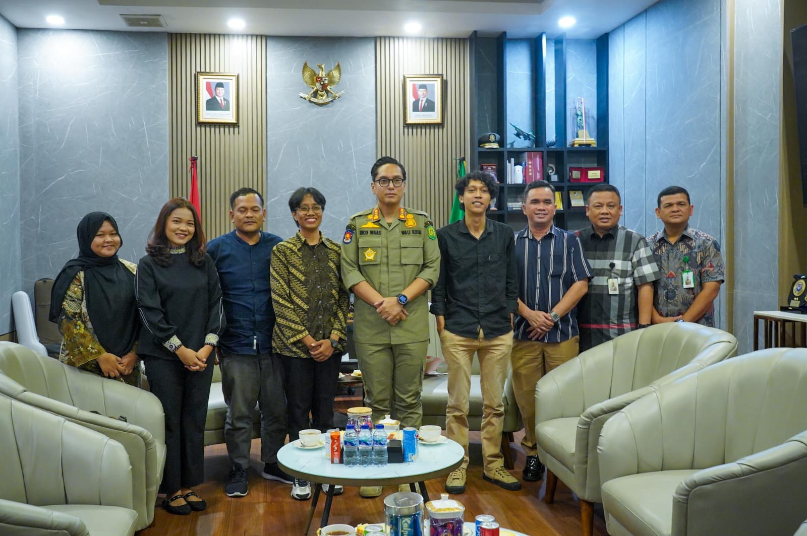 Rico Waas Dukung Komunitas Medan Teater Tampil di Festival Teater Sumatra III