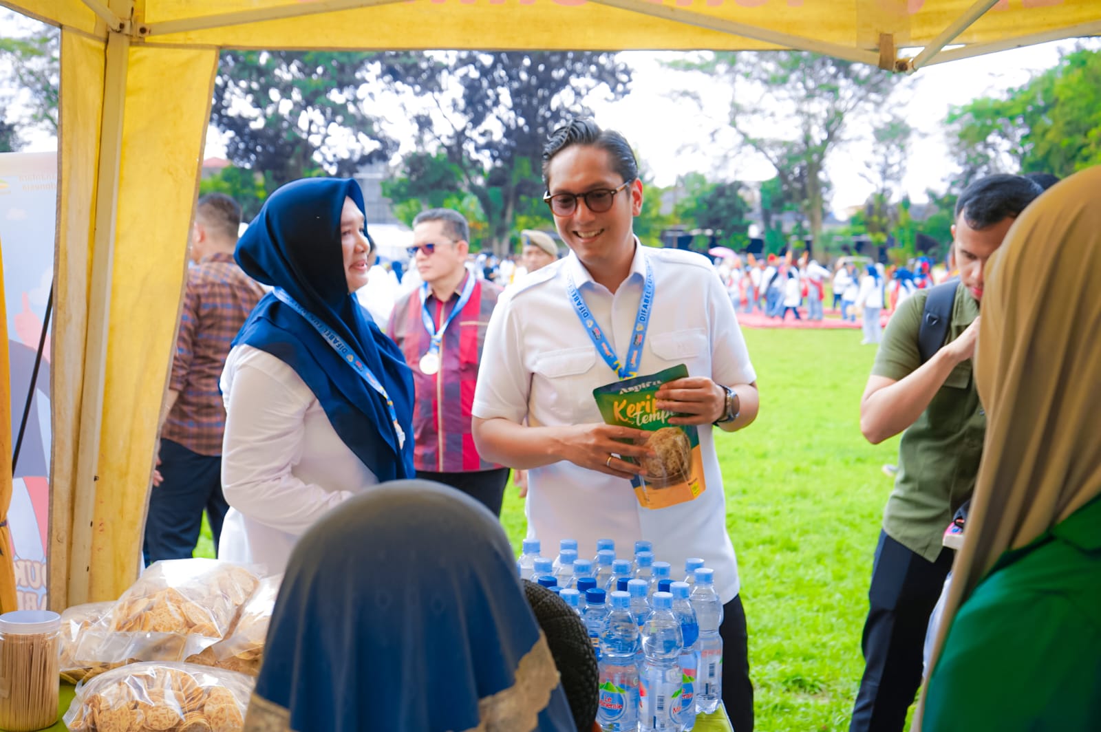 Peringati HDI Tahun 2025, Rico Waas Tanamkan Kepercayaan Diri Bahwa Setiap Manusia Adalah Sama