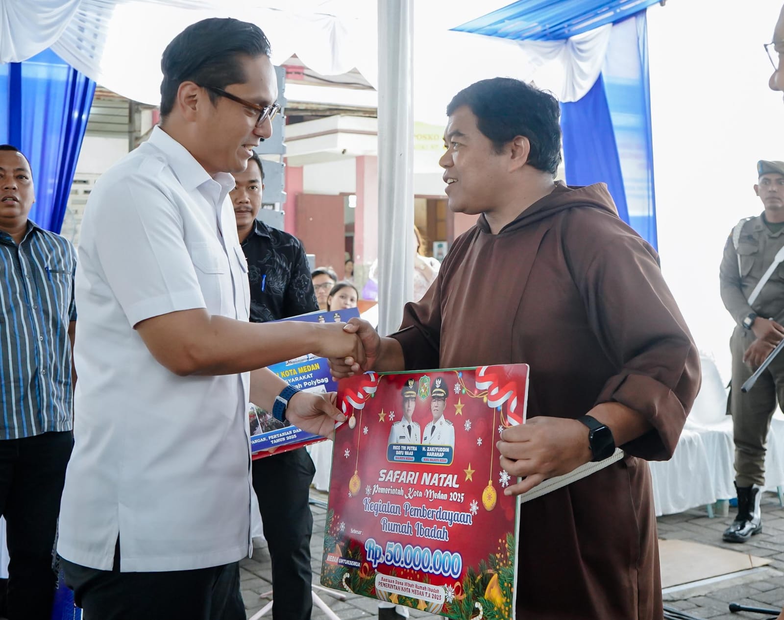 Safari Natal di Gereja Katolik Paroki Santo Antonius Dari Padua, Rico Waas Ajak Warga Saling Menguatkan dan Memulihkan Medan Pascabanjir