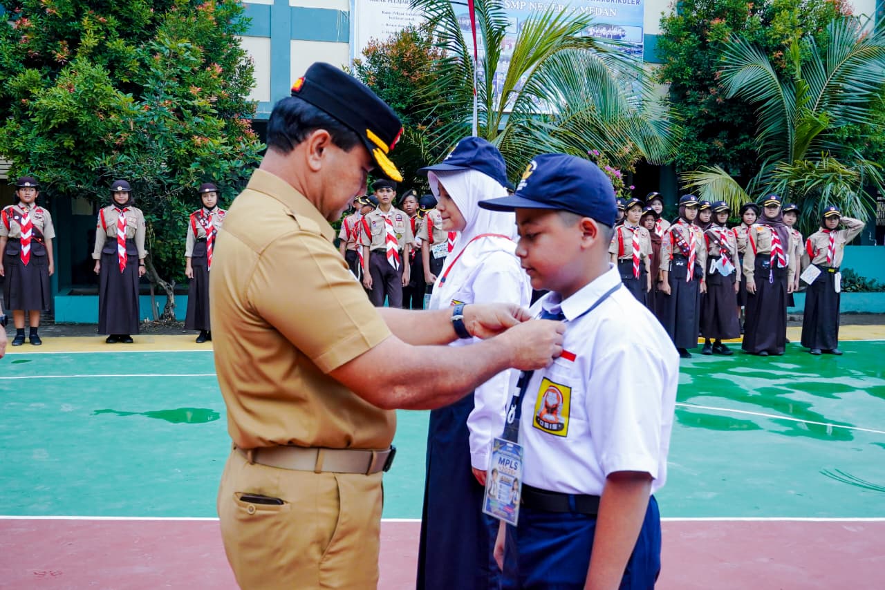 Sambut Murid Baru, Walikota Medan Rico Waas Gaungkan MPLS Ramah: "Sekolah Harus Aman dan Nyaman
