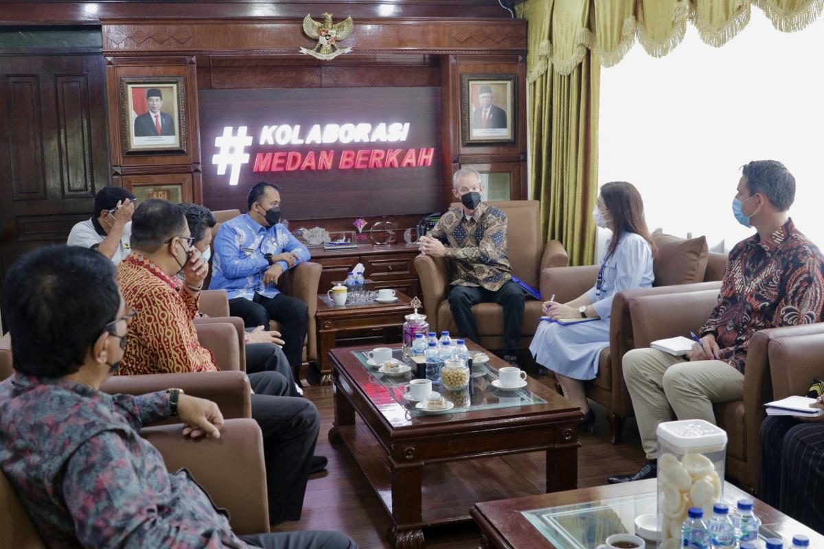 Terima Bantuan 5 Lemari Pendingin Vaksin, Pemko Medan Siap Berikan Pelatihan Kepada Pengungsi