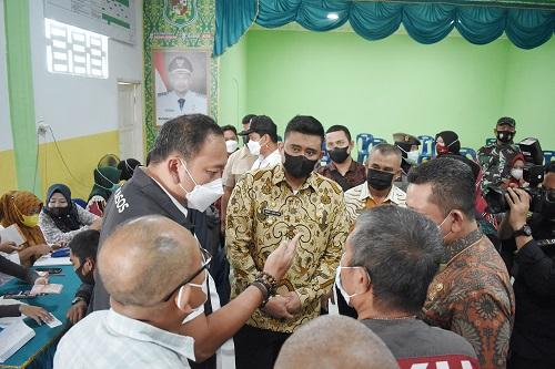 Bantuan Bagi KPM Disalurkan, Bobby Nasution Minta Masyarakat Dilayani Dengan Baik & 4 Hari Selesai