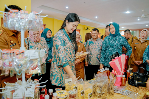 Dukung Penanganan Stunting, TPP PKK Kota Medan  Bantu PMT  60 Anak Stunting di Belawan