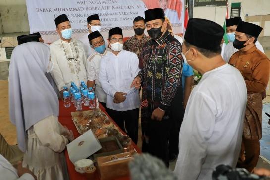 Wali Kota Medan Tinjau Vaksinasi Di Pesantren Ar-Raudatul Hasanah