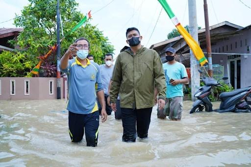 Bobby Nasution Kembali Tinjau Warga Terdampak Banjir Kiriman : Utamakan Keselamatan Warga!