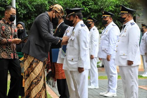 Wali Kota Medan Lantik 77 Pejabat Administrator dan Pejabat Pengawas di Lingkungan Pemko Medan