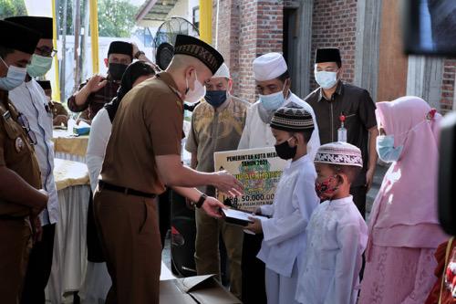 Masjid Al Khairiyah Medan Petisah, Terima Bantuan Pemko Medan Melalui Safari Ramadhan