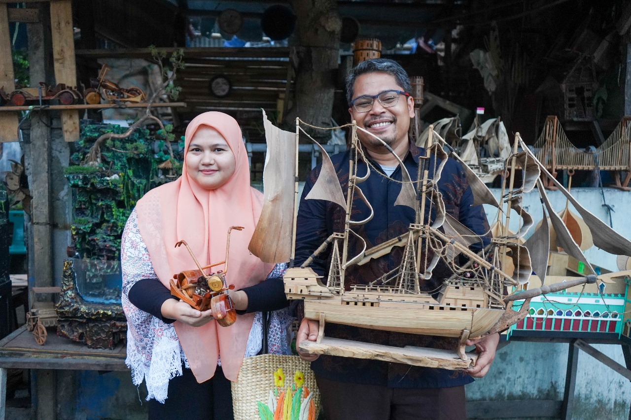 Roma Art Galery Medan Jual Bermacam Kerajinan Tangan Berbahan Kayu