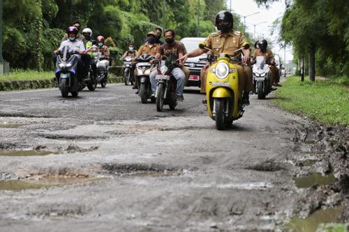 Selesai Dibangun, Wali Kota Medan Tinjau Jalan Pasar Induk Lau Chi