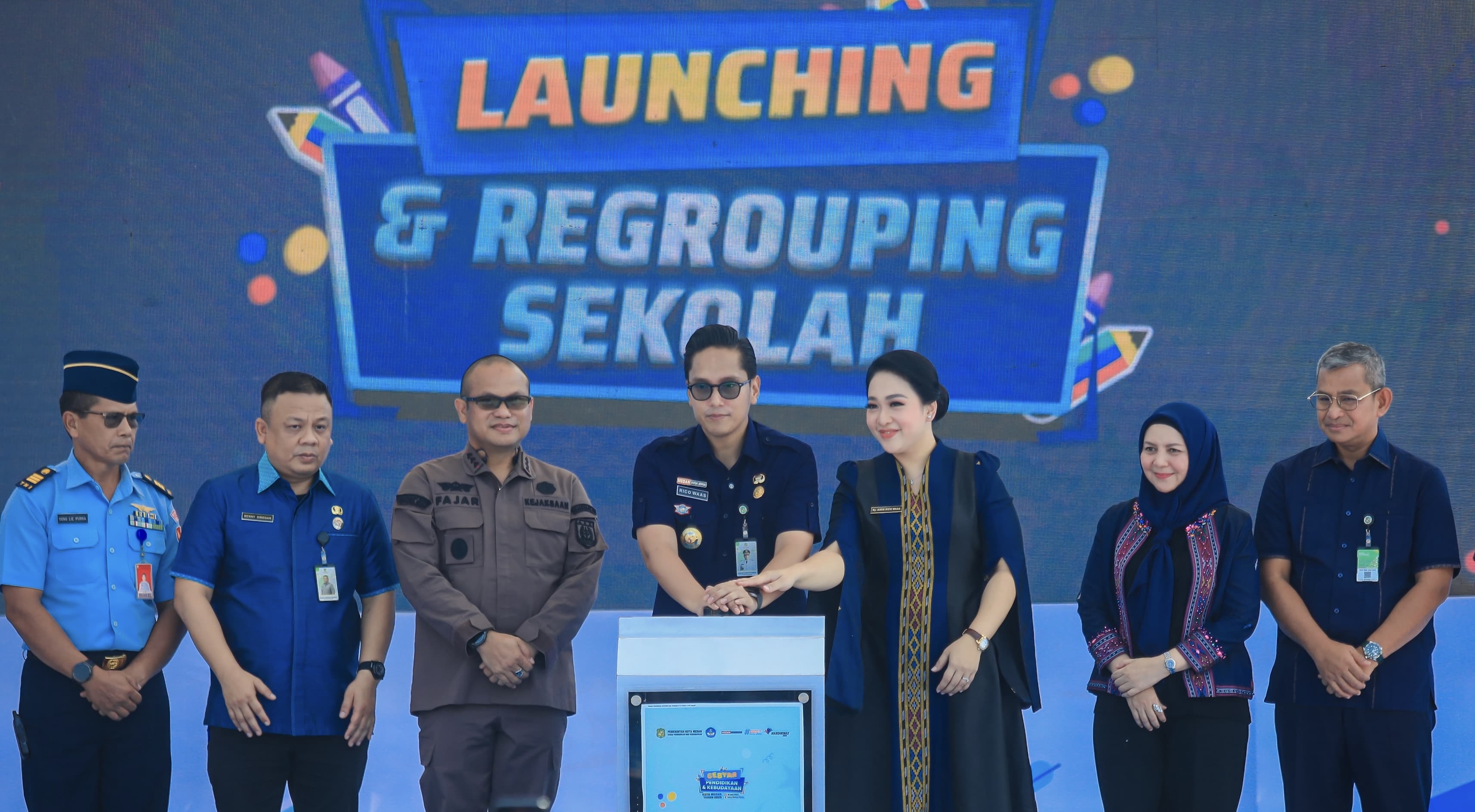 Gebyar Pendidikan dan Kebudayaan Berlangsung Meriah dan Seru, Rico Waas Serahkan Ijazah Program Tebus Ijazah dan Launching Regrouping Sekolah