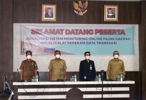 Pemko Sosialisasikan Sistem Monitoring Online Pajak Daerah Melalui Alat Perekam Data Transaksi