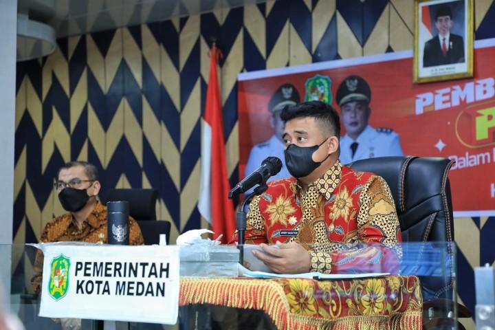 Bobby Nasution Buka Pasar Murah Sambut Natal dan Tahun Baru