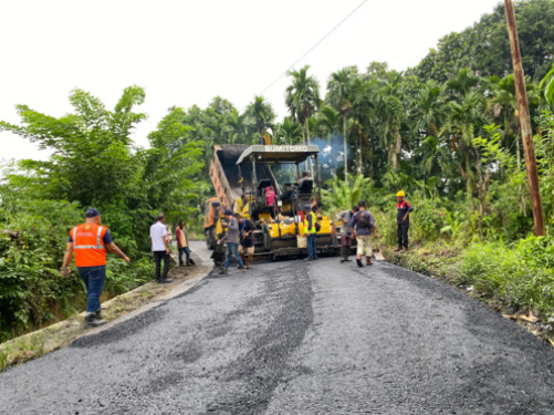 Pelebaran dan Pengaspalan Jalan Bunga Pariama I Berdampak Terhadap Kelancaran Aktifitas Masyarakat