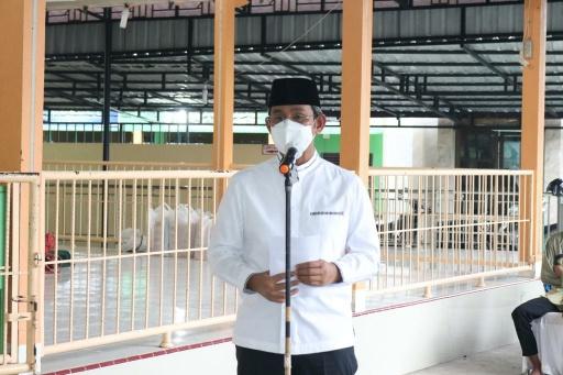 Pemko Medan Serahkan Bantuan Untuk Masjid Qiblatin