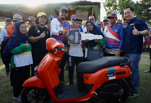 Bobby Nasution Tarik Undian Berhadiah di Pembukaan Porwil VIII Medan, Siswa SDN 067254 Kota Bangun Dapat Hadiah Utama Sepeda Motor