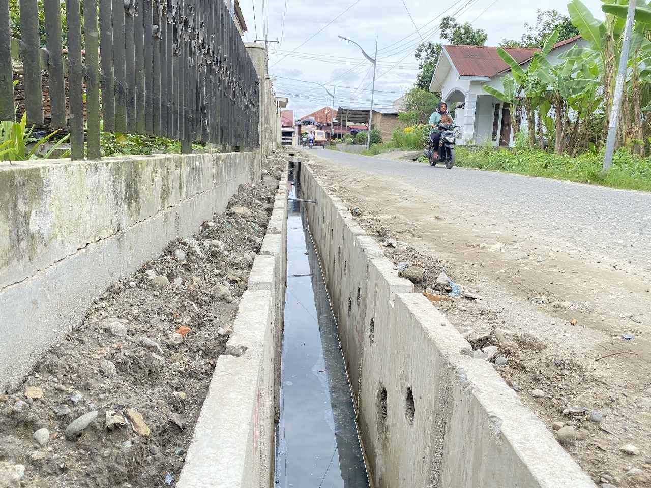 Saluran drainase di Gang Markisa Harjosari I Medan Amplas Selesai Dibangun