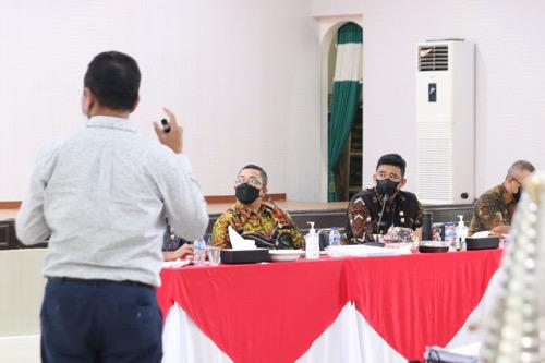 Bobby Nasution Instruksikan UPT Dinas PU Kerahkan Personil Bersihkan Drainase 6.825 M/Hari