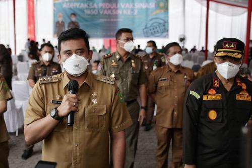 Tinjau Vaksinasi Massal di Kejatisu, Wali Kota Medan Berharap Herd Immunity Semakin Tercapai