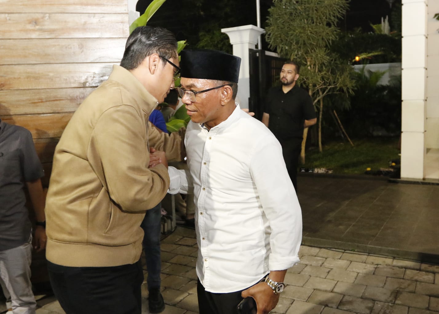 Rico Waas Hadiri Tahlilan dan Sampaikan Rasa Duka Mendalam Atas Wafatnya Kakak Wakil Wali Kota Medan