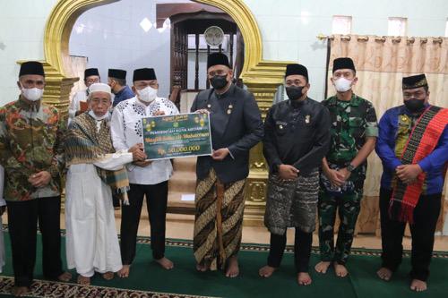 Wali Kota Medan Melaksanakan Safari Jumat Di Masjid Setia Al Mukkaram