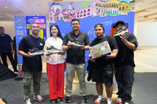 Wali Kota Medan Kolaborasikan Heritage Dengan Sepatu Sneakers